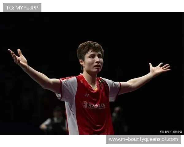 苏迪曼杯石宇奇比赛专注度高,速胜后向观众致谢展现球星风范 苏迪曼杯石宇奇比赛专注度高,速胜后向观众致谢展现球星风范